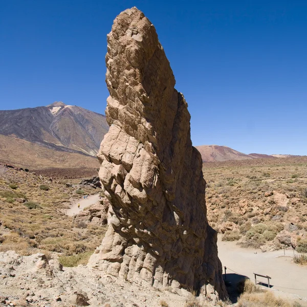 大きい石造りの一枚岩 — ストック写真