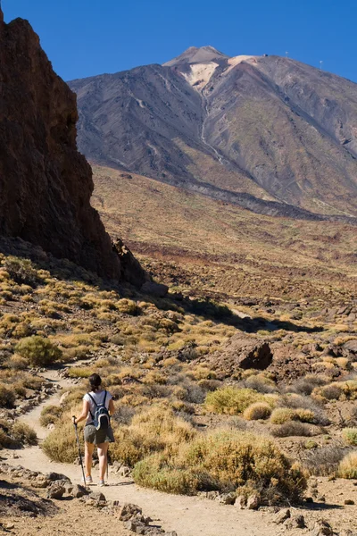Hiker in Teide National Park — Stock Photo, Image