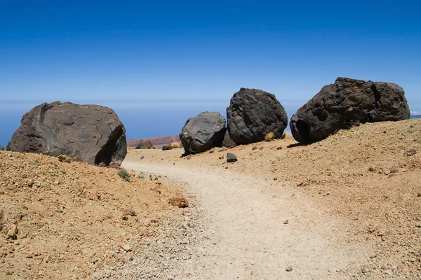 Balles d'accrétion sur le sentier — Photo