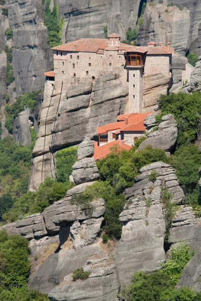 Zawieszone klasztor roussanou — Zdjęcie stockowe