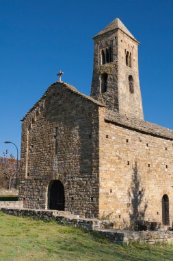 coll de nargo Romanesk kilise