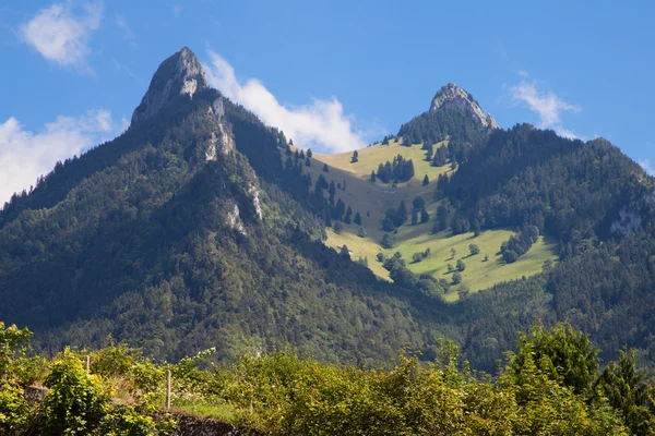 Dent de Broc e Dent du Chamois — Fotografia de Stock