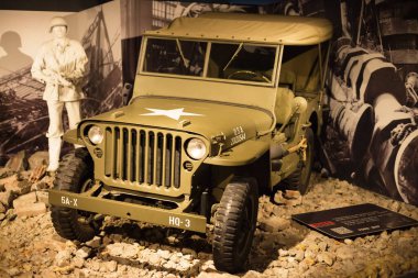 Torino, İtalya - 13 Ağustos 2021: 1941 Ford Jeep Torino, İtalya 'daki Ulusal Otomobil Müzesi' nde (MAUTO) sergilendi..