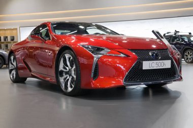 Barselona, İspanya - 7 Ekim 2021: Lexus LC 500h Barcelona 2021, İspanya.