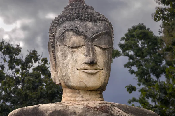 Seated Buddha Face Wat Phra Kaeo Kamphaeng Phet Thailand — Stock Photo, Image