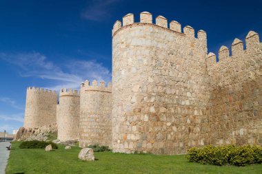 Avila Duvarları 'nın Batı Kuleleri, İspanya.