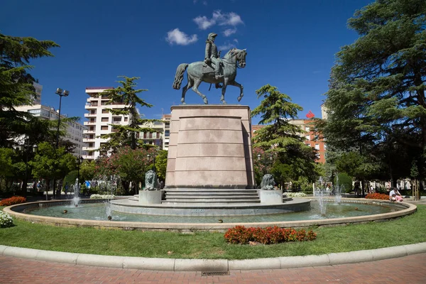 西班牙洛格罗诺 2022年8月17日 西班牙洛格罗诺Paseo Del Espolon的埃斯佩特洛将军纪念碑 — 图库照片