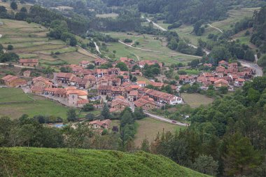 Carmona Köyü, Cantabria, İspanya.
