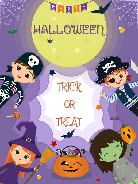 Happy Halloween Einladung. Auf dem Hintergrund des Vollmondes spielen Halloween-Kinderfiguren in verschiedenen Kostümen. Kürbis mit Süßigkeiten. Karikatur, Vektor. — Stockvektor
