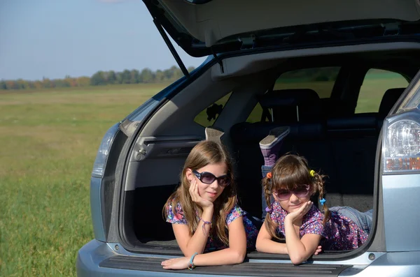 Familie auto reis op zomervakantie — Stockfoto