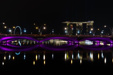 Singapur şehir gece