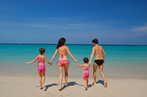 Vacaciones familiares en playa — Foto de Stock