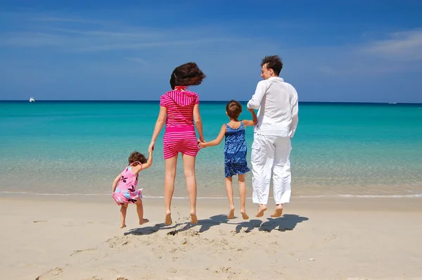 Aile beach tatil — Stok fotoğraf