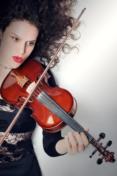 Violín tocando violinista mujer expresiva —  Fotos de Stock