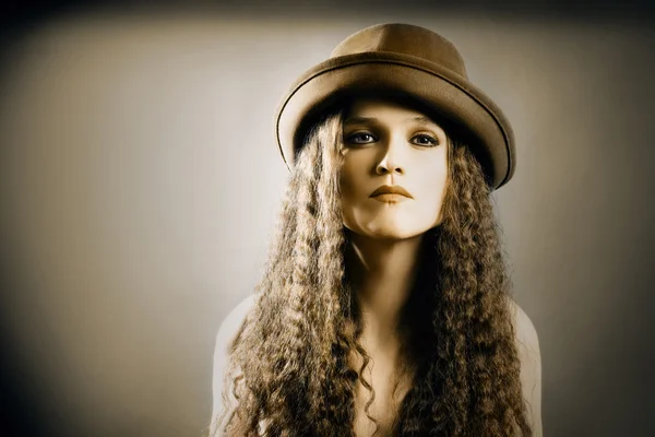 Mujer de moda en retrato de sombrero —  Fotos de Stock