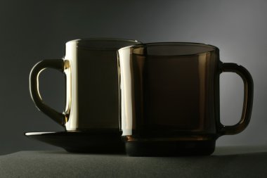 kupa. iki bardak natürmort.