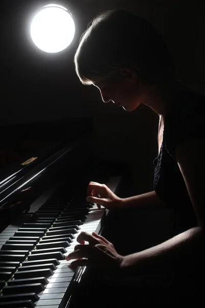 Piano músico de música clássica — Fotografia de Stock