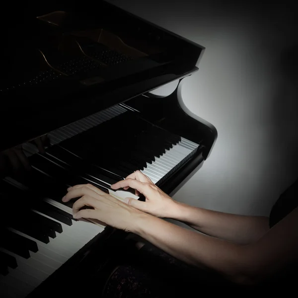 Piano keys pianist hands playing — Stock Photo, Image