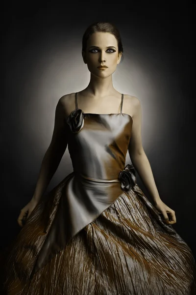 Elegant woman in evening dress — Stock Photo, Image
