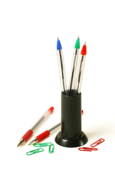Bolígrafos y clips . — Foto de Stock