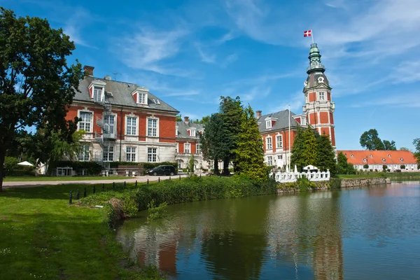 Hvedholm castle slot funen dänemark — Stockfoto