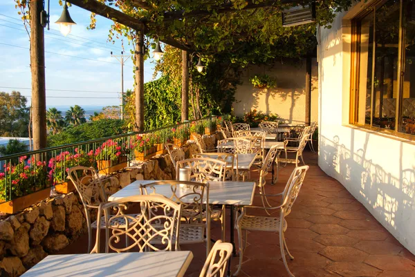 Café-Bistro im mediterranen europäischen Stil — Stockfoto