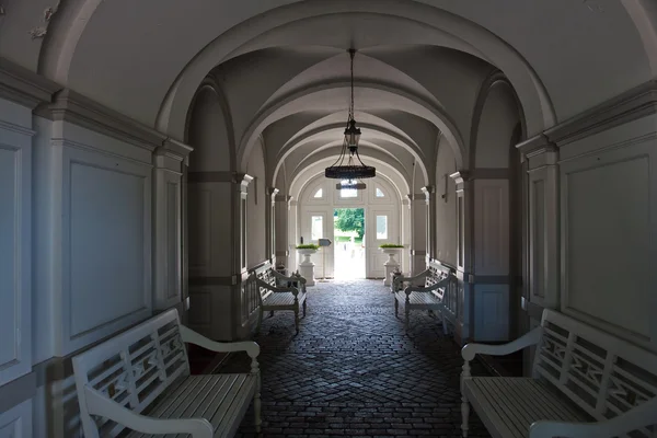 Walkway entry gate to a castle — Stock Photo, Image