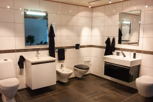 Beautiful Large Bathroom in Luxury New Home — Stock Image Beautiful Large Bathroom in Luxury New Home Stock Image