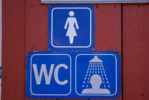 Signe de toilettes publiques WC douche pour hommes — Photo