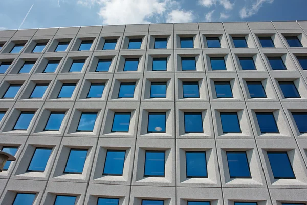 Edificio de oficinas moderno corporativo — Foto de Stock