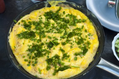 omelet roerei met bieslook en kruiden