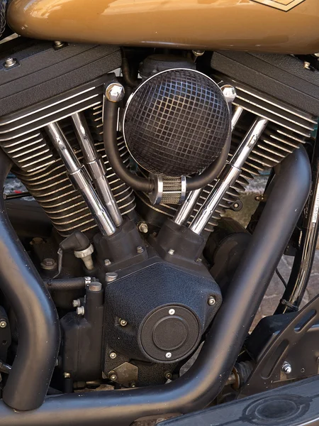 Motorrad verchromt Motor und Auspuff — Stockfoto