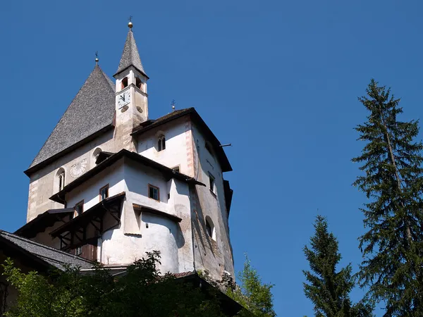 Iglesia típica de los Dolomitas Italia — Foto de Stock