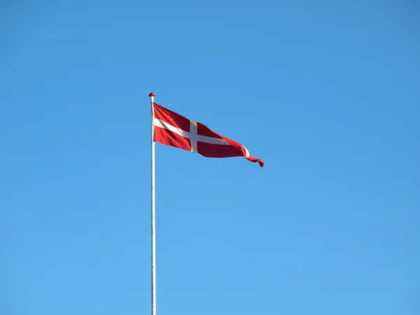 Bandera de Dinamarca en alto —  Fotos de Stock