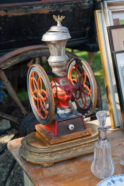 Vintage handmatige koffiemolen — Stockfoto