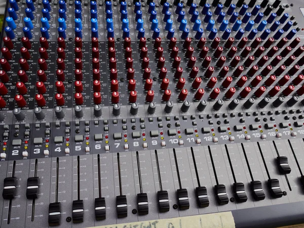 Visualizzazione Ravvicinata Del Controllo Del Mixer Audio Audio Dal Palco — Foto Stock