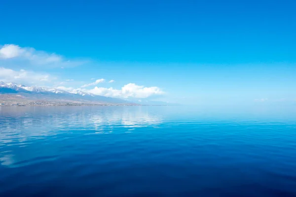 Pantai Sverny Dari Danau Issyk Kul Kirgizstan Lihat Dari Kapal — Stok Foto