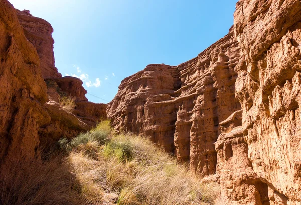 Rocas Rojas Paso Entre Las Rocas Cañones Arcilla Región Issyk —  Fotos de Stock