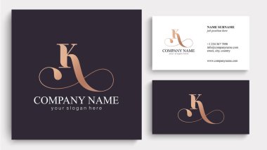 K harfi baş harfleri. Zarif lüks K logosu. Kaligrafi stili. Şirket kimliği ve kişisel logo. Vektör tasarımı.