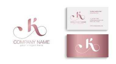 K harfi baş harfleri. Zarif lüks K logosu. Kaligrafi stili. Şirket kimliği ve kişisel logo. Vektör tasarımı.