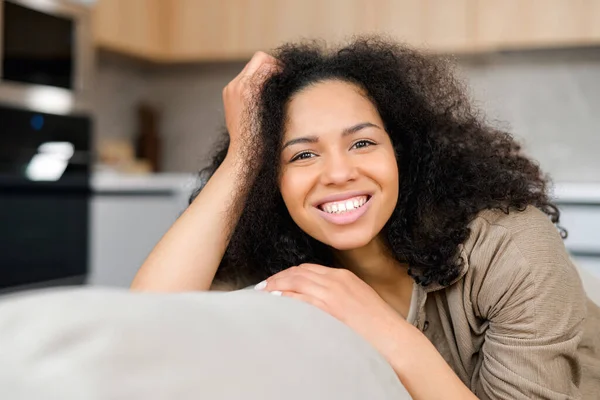 Headshot of beautiful smiling serene African-American young woman — Stock Photo, Image