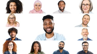 Bilgisayar ekranındaki bir grup meslektaşın beyin fırtınası var, sabah toplantısı. Monitördeki çok ırklı insanların vesikalıkları, merkezdeki Afrikalı bir adam olan video üzerinden konuşuyor.