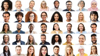 Beyazlar üzerinde izole edilmiş bir grup iş adamı. Çeşitli çok ırklı ekiplerin kolajı kameraya bakıyor. Uluslararası çalışanlar sanal toplantı, online beyin fırtınası, Webinar 'da yer almak