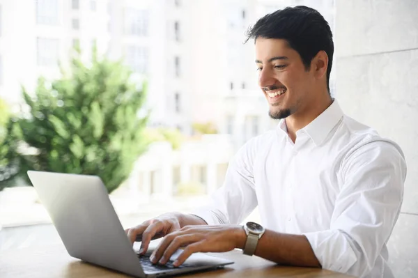 Handsome Young Businessman Using Laptop Outdoors Hispanic Guy Office Employee — Stockfoto