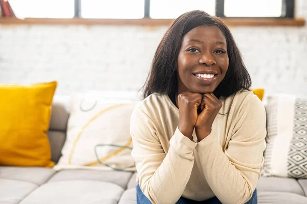 Nice Lovely African American Woman Sitting Comfortable Sofa Cozy Living — Stockfoto