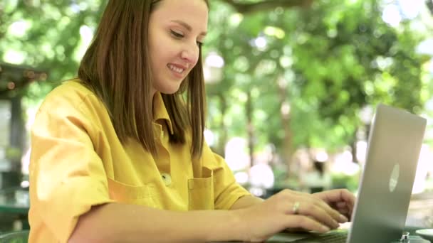 Portrait Focused Female Freelancer Enjoying Remote Work Sitting Table Summer — Vídeos de Stock