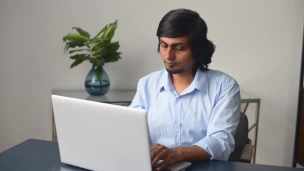 Exhausted Upset Indian Businessman Looks Laptop Screen Disappointment Overworked Burnout — Stock videók