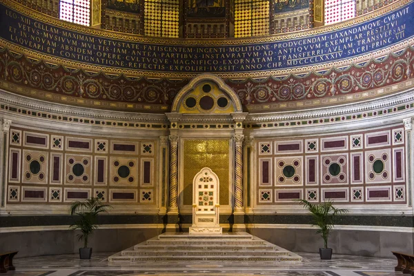 Papal chair — Stock Photo, Image