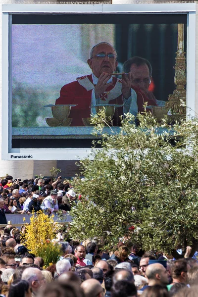 Eucharistischer Segen von Papst Franziskus Stockbild