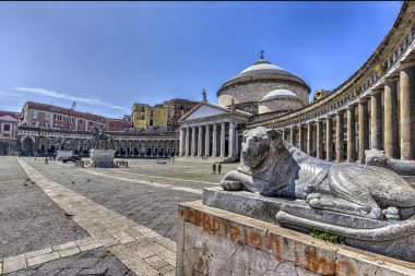Kilise st. Francis, Napoli